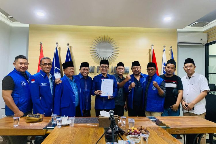 PAN mengalihkan koalisinya dalam Pilkada Pamekasan kepada pasangan Kholilurrahman dan Sukriyanto yang diusung Demokrat, Gelora dan Nasdem. PAN sebelumnya bergabung dengan PPP dan PDIP. Surat B1 KWK telah diserahkan kepada Kholilurrahman dan Sukriyanto di kantor DPD PAN Jawa Timur di Surabaya, Senin (26/8/2024).