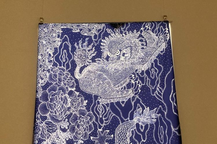 Pameran batik peranakan bertajuk Metamorfosa di Menara Kompas Lantai 8, Jakarta, Kamis (9/4/2026). Pameran ini berlangsung pada 9 April-5 Mei 2026.