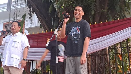 Soal Pakai Kaus Berwajah Prabowo, Kaesang: Kalau untuk Dukungan, Sabar Itu Rahasia