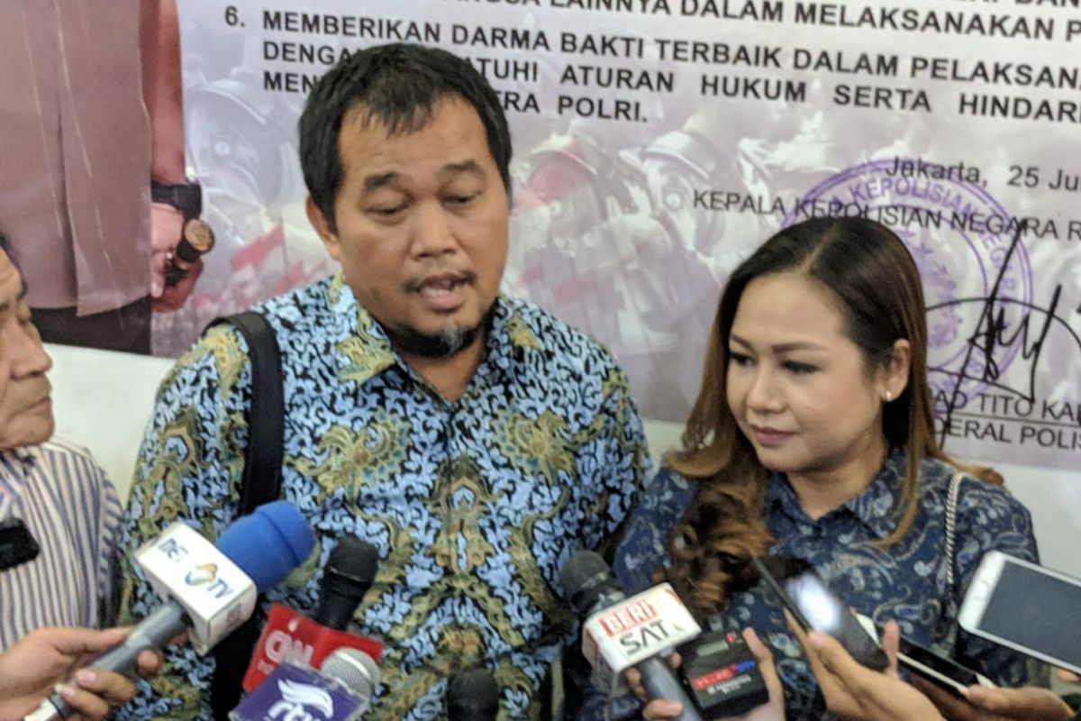 Laksmi Indrayani memberikan keterangan ke media terkait teror yang dialaminya setelah melaporkan kasus pengaturan skor