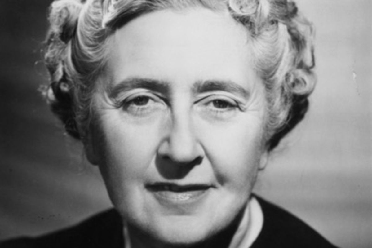 Novelis Agatha Christie.