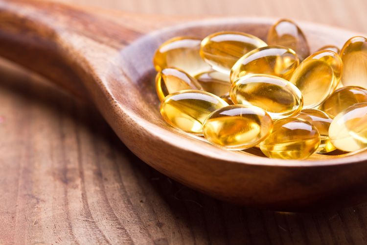 Minyak ikan cod sebagai salah satu makanan mengandung vitamin D.