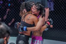 ONE Fight Night, Stamp Peluk Angela Lee Sambil Menyemangati