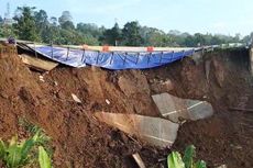 Lokasi Jalan Ambles di Tol Bocimi Dipasangi Jembatan Darurat