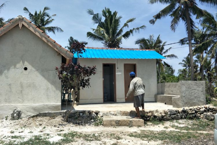 Toilet umum di kawasan wisata Molenteng, Nusa Penida, Bali. Foto diambil pada Minggu (11/11/2018).