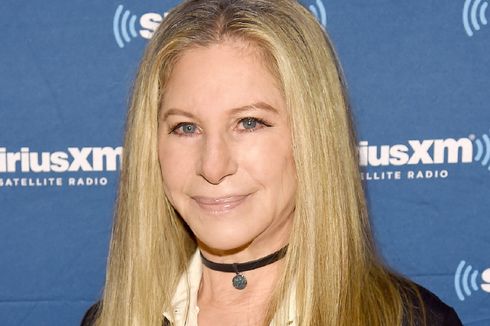 Politik Bikin Barbra Streisand Jadi Gemuk