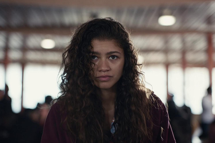 Zendaya berhasil masuk nominasi Emmy Awards berkat perannya sebagai Rue Bennett dalam Euphoria (2019).