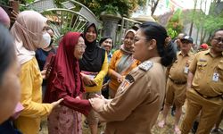 Cek Kondisi Banjir Genuk, Walkot Agustina: Penanganan Banjir Akan Jadi Prioritas Nomor Satu