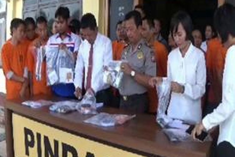 Satuan Reserse Narkoba Polres PInrang, Sulawesi Selatan berhasil menangkap 129 tersangka narkotika selama empat bulan terakhir. 