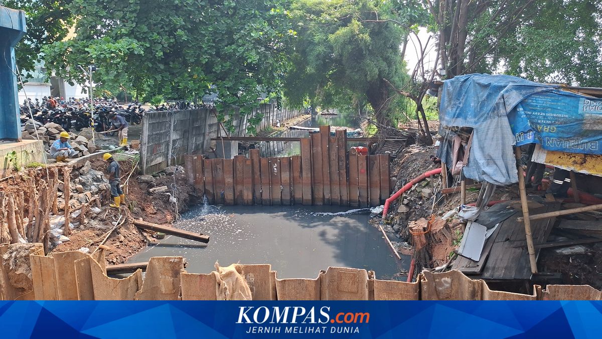 Banjir Hitam dan Bau di Cengkareng Jakbar, Lansia Keluhkan Risiko Penyakit