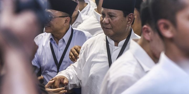 Calon Presiden Prabowo Subianto tiba di gedung KPU untuk mendaftarkan dirinya di Jakarta, Jumat (10/8). Prabowo Subianto-Sandiaga Uno mendaftarkan dirinya ke KPU sebagai pasangan calon Presiden dan Wakil Presiden periode 2019-2024. 