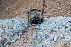 Kuil Kecil di India Dipenuhi Botol Plastik, Ternyata Persembahan untuk Hantu yang Haus