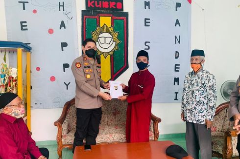 Motornya Dirampas Begal, Guru Mengaji Dapat Motor Pengganti dari Polres Bekasi