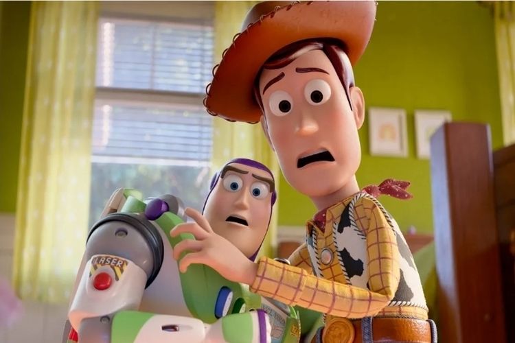 Bad Bunny Gabung Toy Story 5, Isi Suara Karakter Potongan Pizza Kacamata Hitam