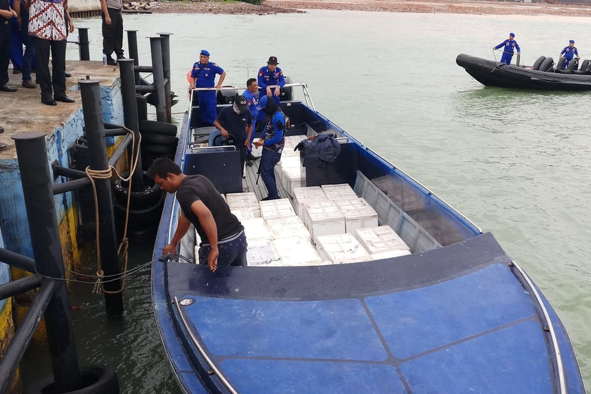 Benih Lobster asal pantai selatan, Jawa Barat yang hendak diselundupkan ke Singapura berhasil digagalkan Direktorat Polisi Air dan Udara (Ditpolairud) Polda Kepri, Jumat (8/11/2019).