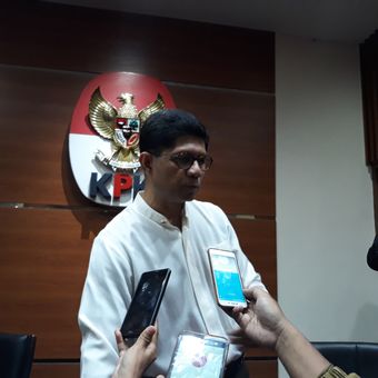 Wakil Ketua KPK Laode M Syarif  dalam jumpa pers di Gedung KPK Jakarta, Jumat (16/3/2018).