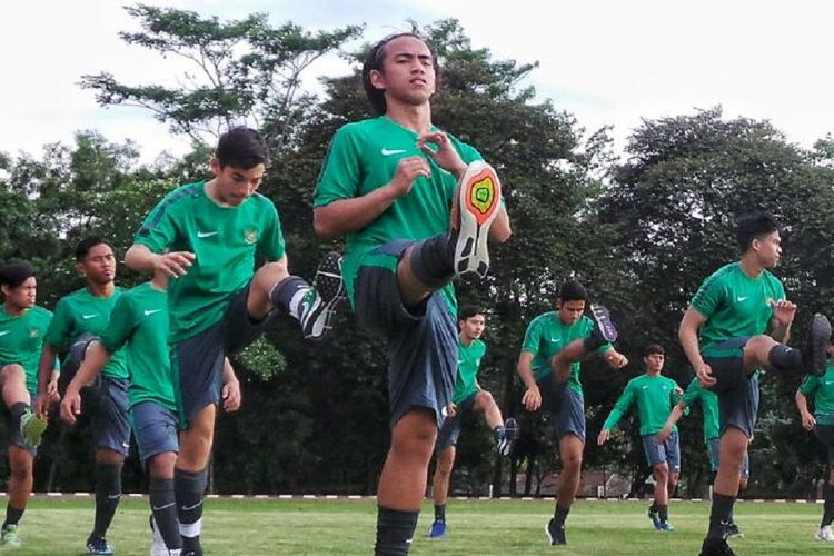 Mochammad Rafid Habibie dkk tengah menjalani seleksi timnas U-18 di Cijantung, Jumat (7/4/2017). 