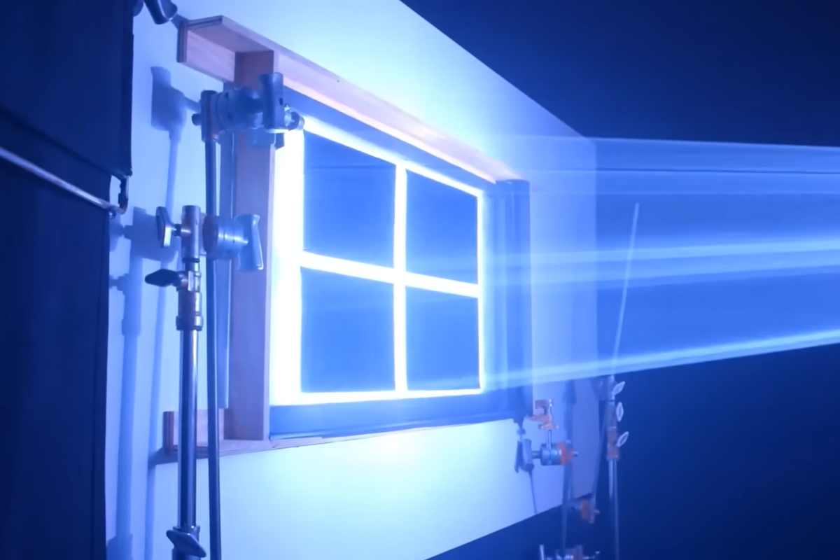 Pembuatan wallpaper Windows 10 yang bukan hasil CGI, tapi karya fotorgrafi asli dari desainer Bradley G Munkowitz.