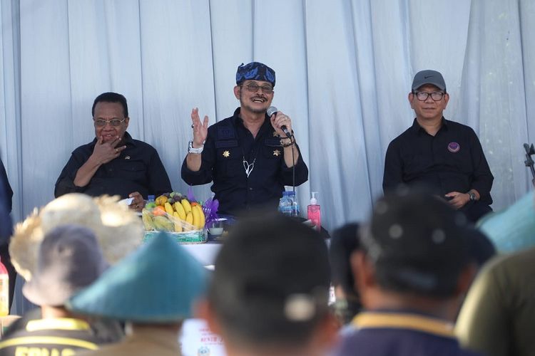 Menteri Pertanian (Mentan) Syahrul Yasin Limpo (SYL) menghadiri tanam perdana komoditas jagung di Desa Tanjung Pakis, Kecamatan Pakisjaya, Kabupaten Karawang, Jawa Barat (Jabar), Sabtu (11/6/2022).