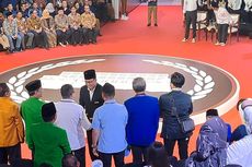 Ketika Anies Berkeliling Salami Tim Pemenangan Lawan Sebelum Debat Capres Dimulai...