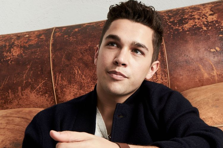 Austin Mahone dalam pemotretan bersama brand Fossil. 