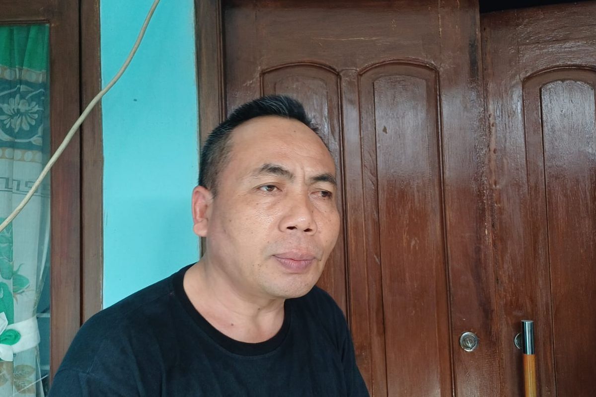 Ketua RW 03 Tegal Alur, Kalideres, Jakarta Barat Tubagus Agus Lamran 