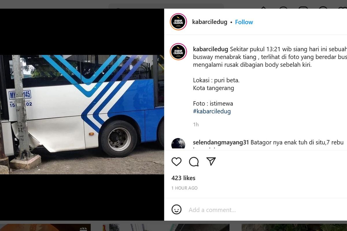 Armada bus transjakarta menabrak tiang di Tangerang, Jumat (11/2/2022), sekitar pukul 13.21 WIB. Bus tersebut mengalami rusak pada bagian bodi sebelah kiri. 