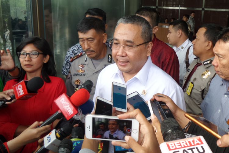 Menteri Desa Pembangunan Daerah Tertinggal dan Transmigrasi Eko Putro Sandjojo di Gedung KPK Jakarta, Jumat (14/7/2017).