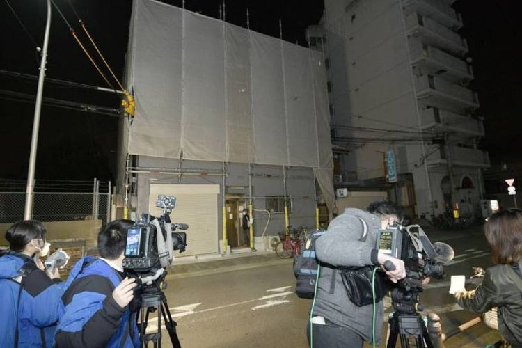 Fasilitas penginapan di Osakas Nishinari Ward, Jepang, di mana ditemukan potongan kepala perempuan pada Sabtu (24/2/2018) malam. (The Japan Times)