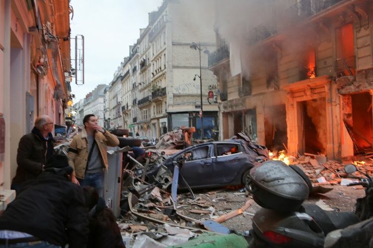 Ledakan terjadi di sebuah jalan di dekat Latin Quarter yang bersejarah di Paris, Perancis pada Rabu (21/6/2023).