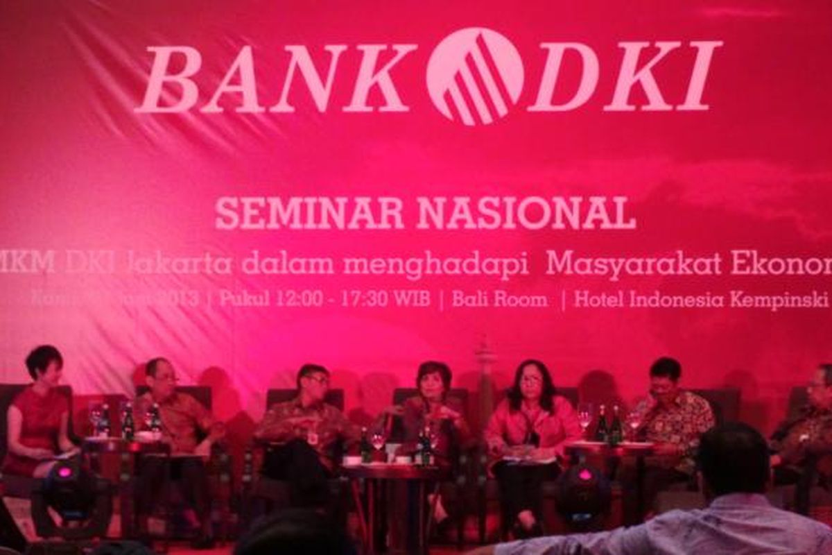 Seminar Nasional Bank DKI Kesiapan UMKM DKI Jakarta dalam Menghadapi Masyarakat Ekonomi ASEAN 2015 di Hotel Kempinsky, Jakarta. Seminar tersebut dihadiri oleh Dirut Bank DKI Eko Budiwiyono, Wakil Gubernur DKI Jakarta Basuki Tjahaja Purnama, Ekonom Aviliani, dan Asisten Perekonomian DKI Hasan Basri.