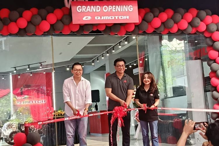QJMotor Hadirkan Konsep Diler Baru di Jakarta Barat