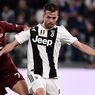 Barcelona Konfirmasi Miralem Pjanic Positif Covid-19