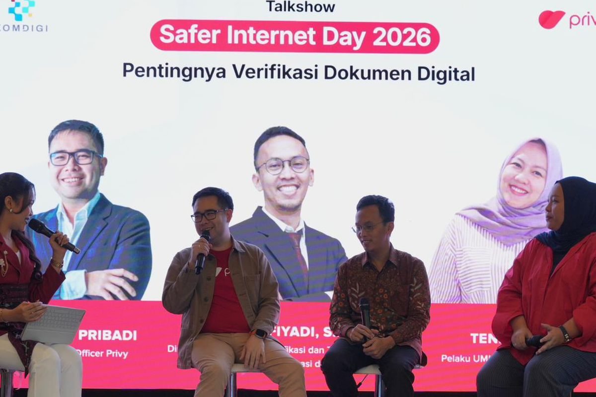 Direktur Pengawasan Sertifikasi dan Transaksi Elektronik Komdigi Teguh Arifiyadi menyampaikan pentingnya verifikasi dokumen digital di Jakarta, Kamis (12/2/2026).