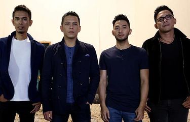 Personel band Noah saat jumpa pers di sela-sela proses syuting video klip lagu berjudul Andaikan Kau Datang di Jakarta, Selasa (19/7/2016). Lagu Andaikan Kau Datang merupakan bagian dari album Sings Legends yang berisi aransemen ulang lagu-lagu lama.