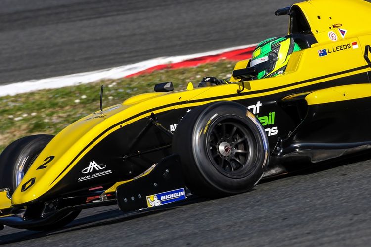 Mobil pebalap Josef Kaufmann Racing asal Australia berdarah Indonesia, Luis Leeds, yang akan dipakai pada persaingan Eurocup Formula Renault 2.0 2017.