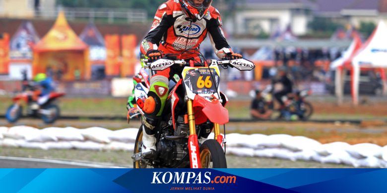 Salut Usia 63 Tahun Masih Agresif Balapan Supermoto Halaman All Kompas Com