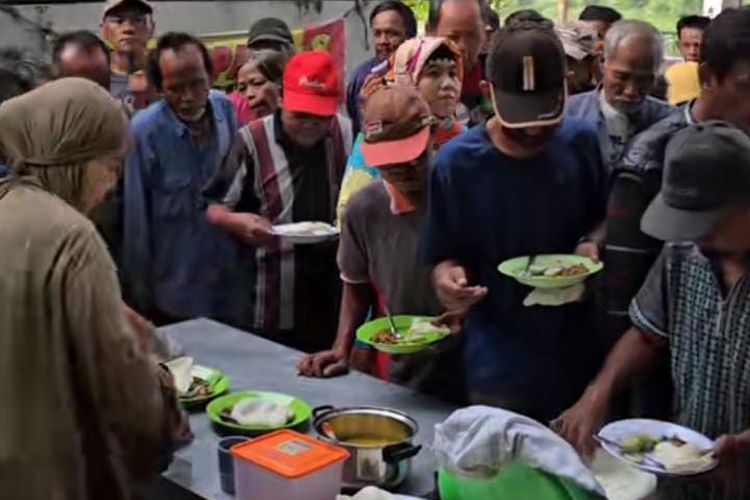 Cerita Inspiratif Warga Bulustalan Semarang, Buka Lapak 