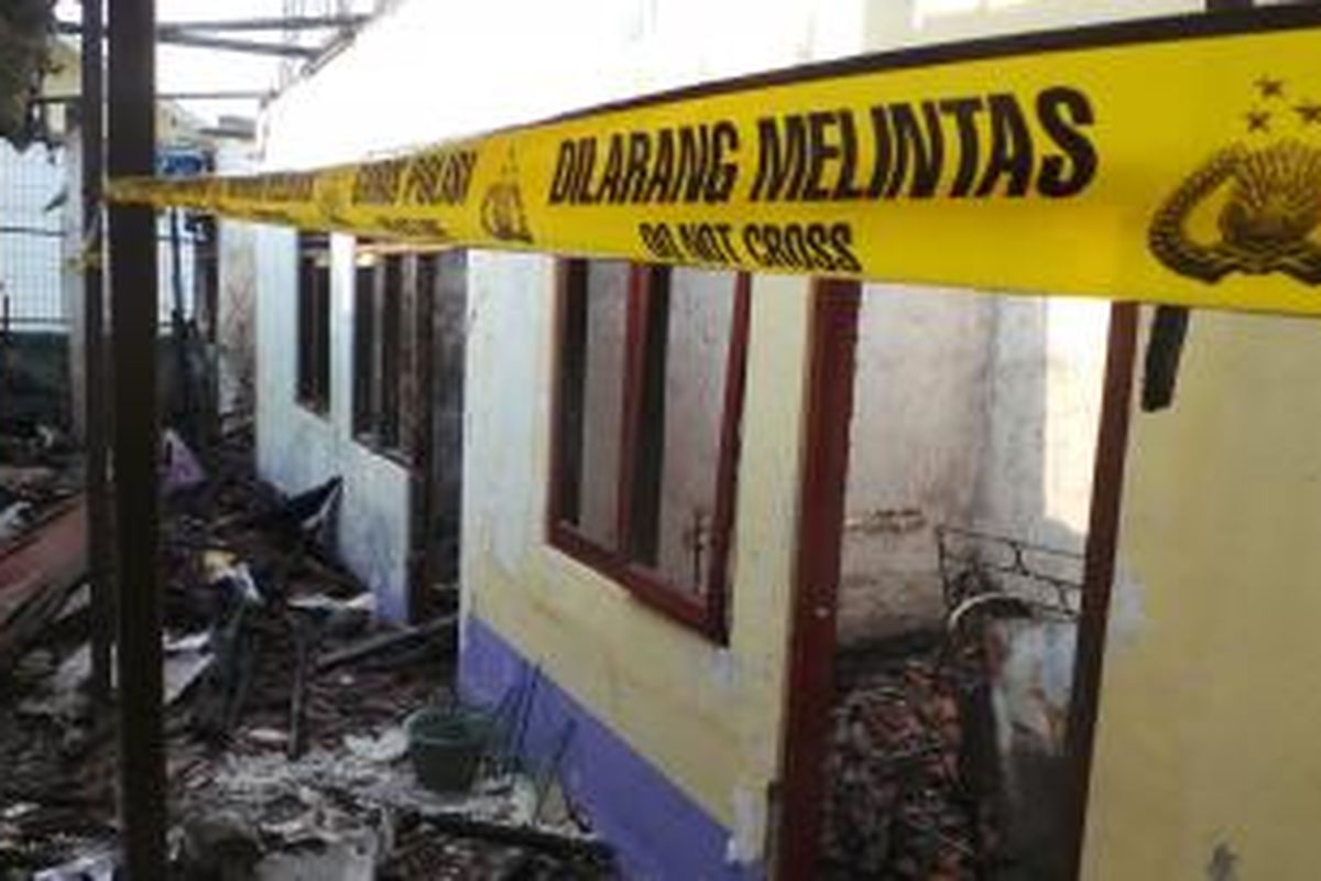 Kantor Komisi Nasional Perlindungan Anak, yang terbakar di Pasar Rebo, Jakarta Timur. Kamis (2/7/2015).