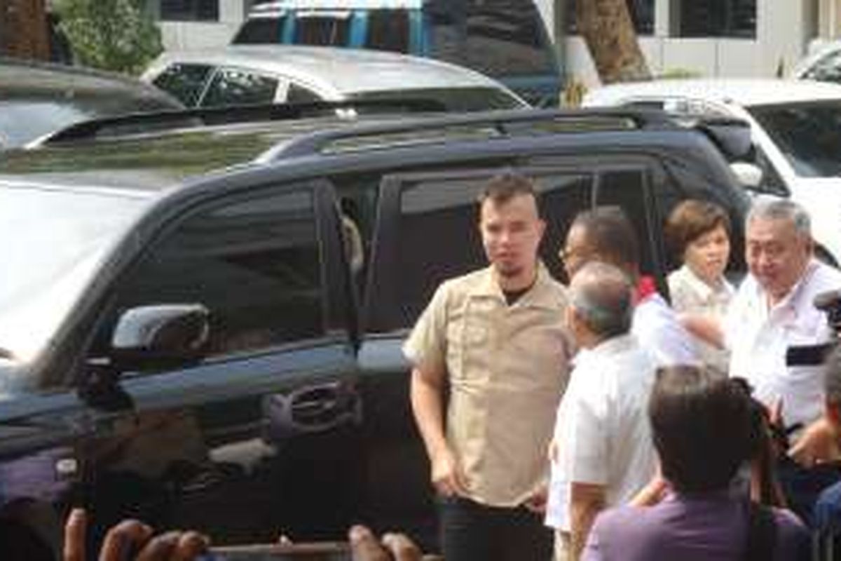 Ahmad Dhani di Polda Metro Jaya, Jakarta Pusat, Senin (6/6/2016).