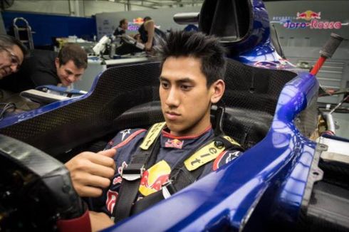 Sean Gelael Akan Kembali Pacu Mobil Toro Rosso