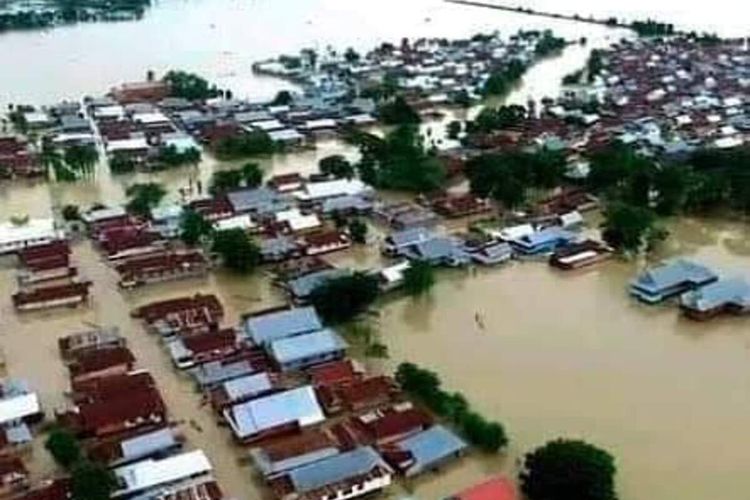 Foto udara Kabupaten Luwu Utara, Sulawesi Selatan setelah diterjang banjir bandang.