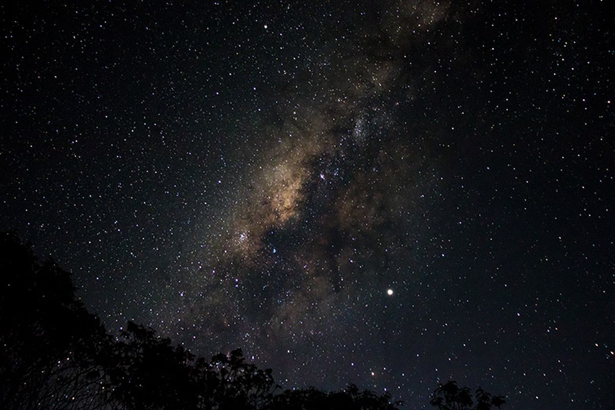 Bimasakti atau Milky Way yang Tersaji di Pos III Pendakian Gunung Sindoro via Tambi.