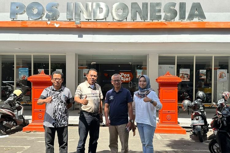 Pos Indonesia tetap membuka jam pelayanan pada akhir pekan.