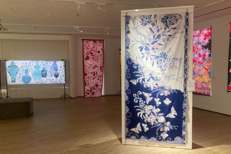 Menelusuri Jejak Sejarah Batik Peranakan di Pameran 