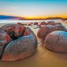 Mouraki Boulders, Pantai 