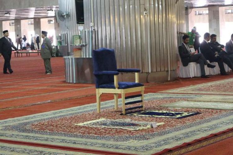 Kursi yang digunakan Raja Salman untuk Shalat di Masjid Istiqlal, Jakarta, Kamis (2/3/2017).