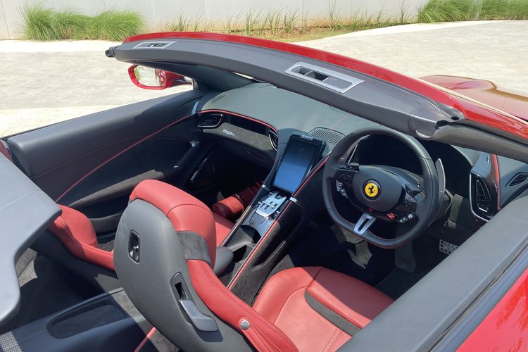 Ferrari Roma Spider