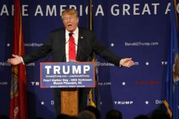 Bakal Capres AS dari partai Republik, Donald Trump saat berkampanye di Mt. Pleasant, South Carolina hari Senin (7/12).