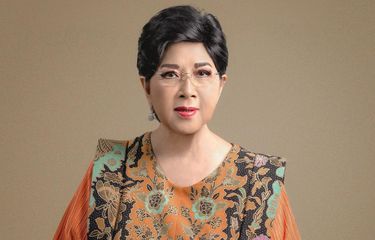 Profil dan perjalanan karier Titiek Puspa  yang meninggal dunia dalam usia 87 tahun karena mengalami pecah pembuluh darah di otak kiri. 